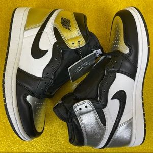 Nike Air Jordan 1 High Silver Toe Women's Sz 7.5
